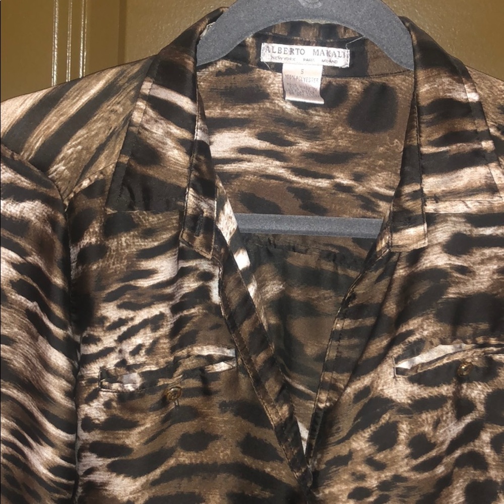 Button down - Picture 2 of 5